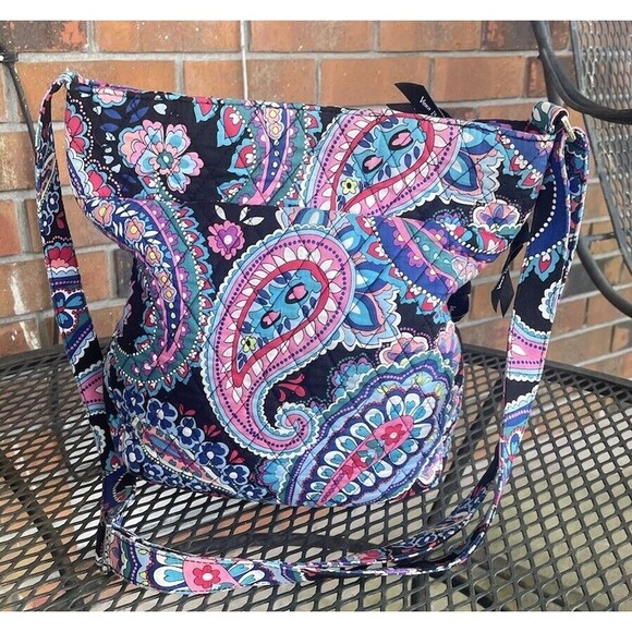 Vera Bradley Crossbody Purse. - Picture 3 of 9